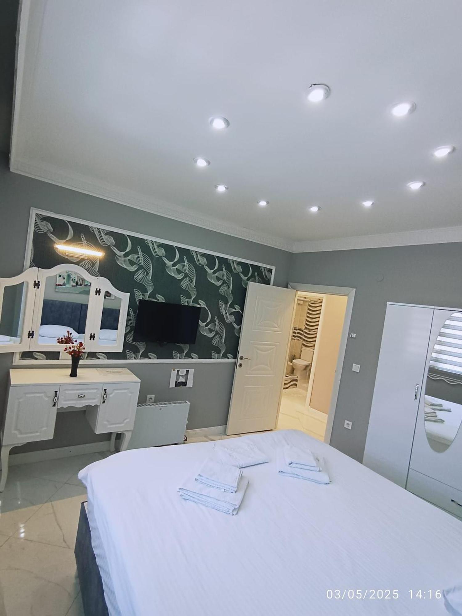 Little Palace Blue Apartment Istanbul Bagian luar foto